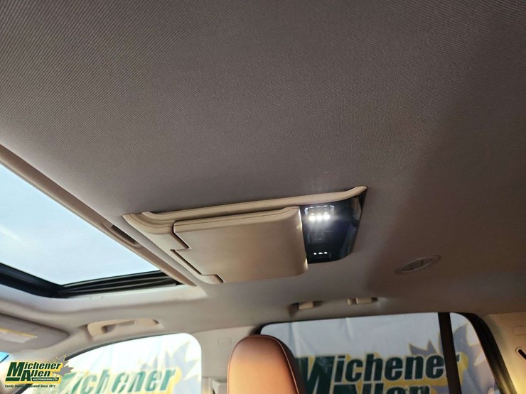 2018-chevrolet-tahoe-ltz-image-16