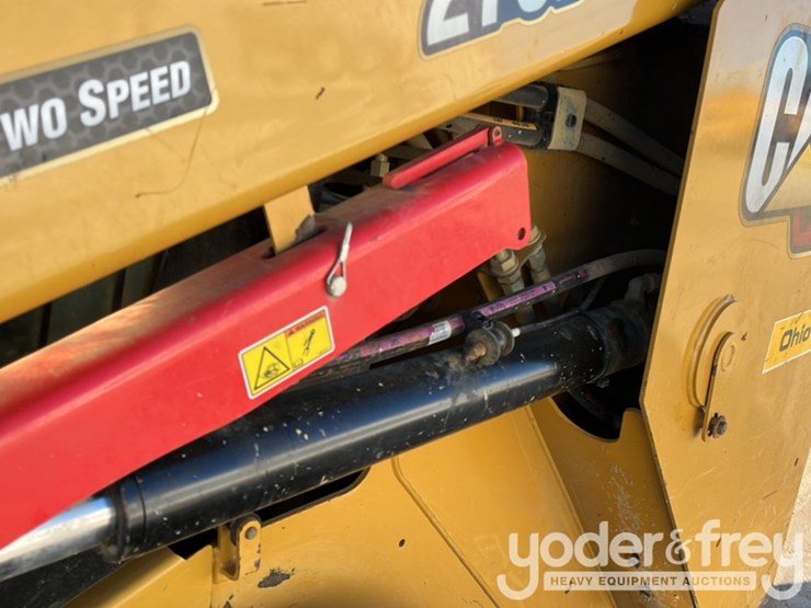 2019-caterpillar-279d3-image-19