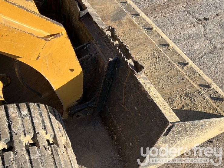 2019-caterpillar-279d3-image-11