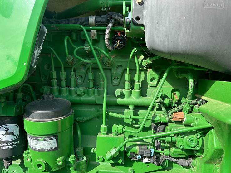 2010-john-deere-8295r-image-50
