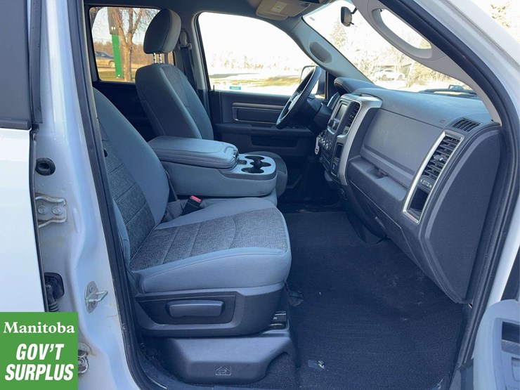 2017-dodge-1500-image-27