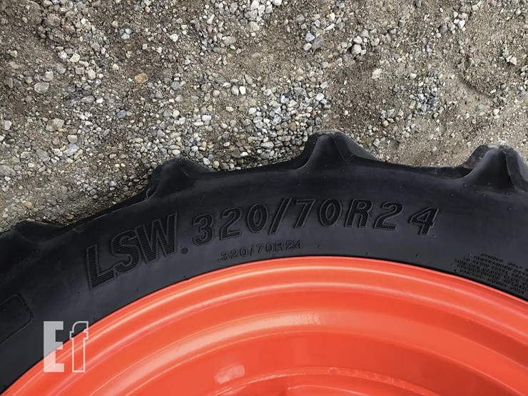 2021-kubota-m7060-image-29