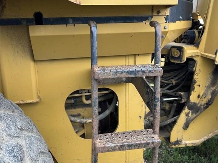 2004-caterpillar-938g-image-20