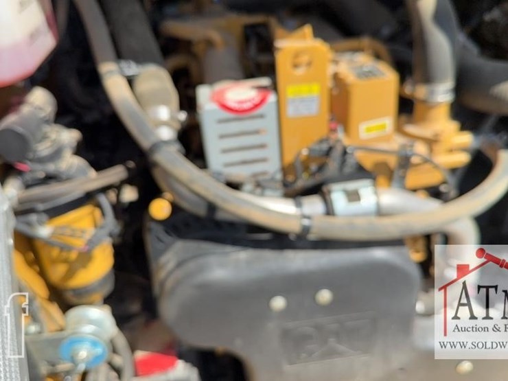 2023-caterpillar-289d3-image-34