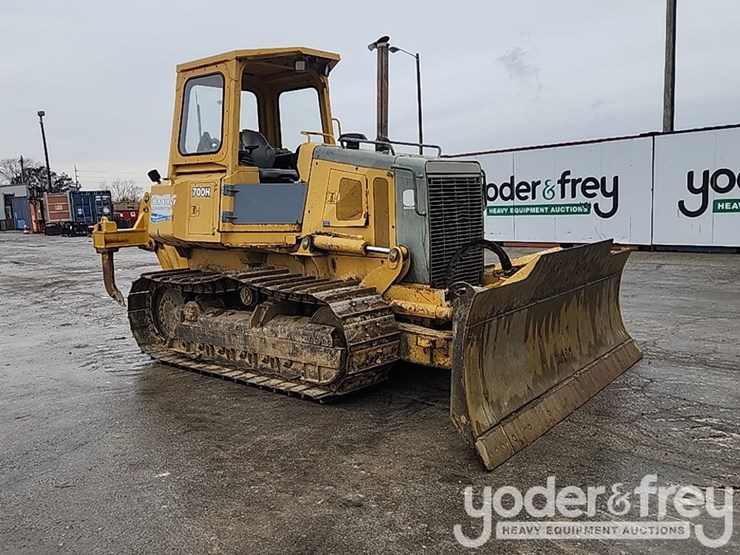 2004-deere-700h-image-8