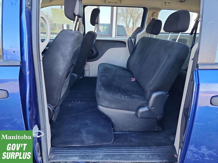 2013-dodge-grand-caravan-image-12