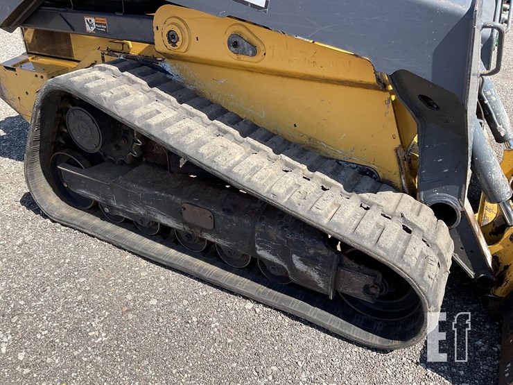 2017-deere-331g-image-13