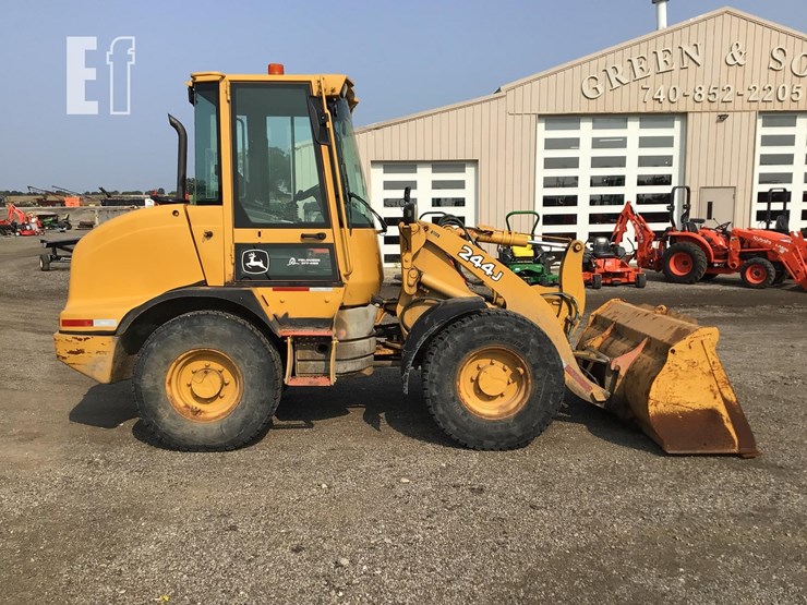 2007-deere-244j-image-1