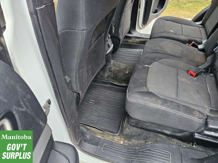 2017-ford-explorer-xlt-image-29