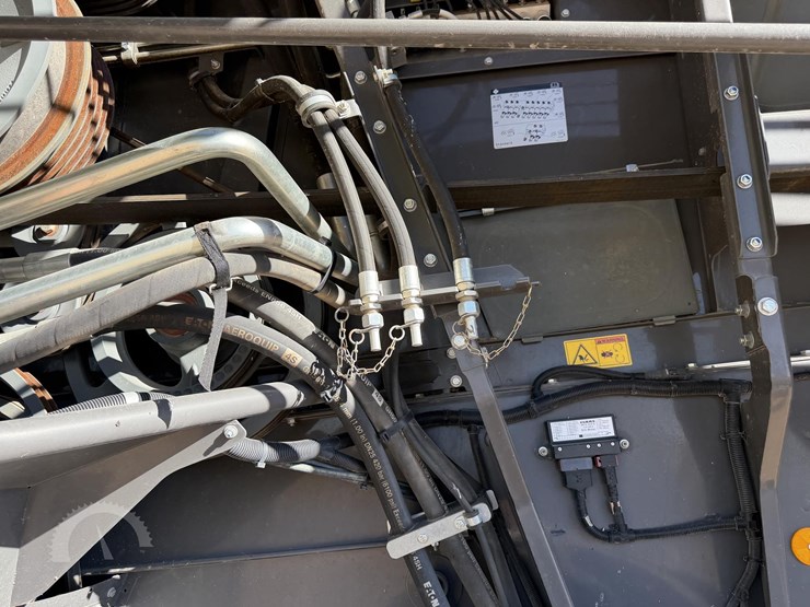 2022-claas-lexion-7500-image-45