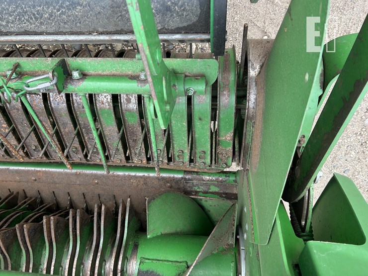 2018-john-deere-560m-image-16