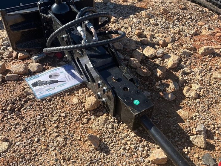 future-mini-skid-steer-hydraulic-breaker-hammer-image-1