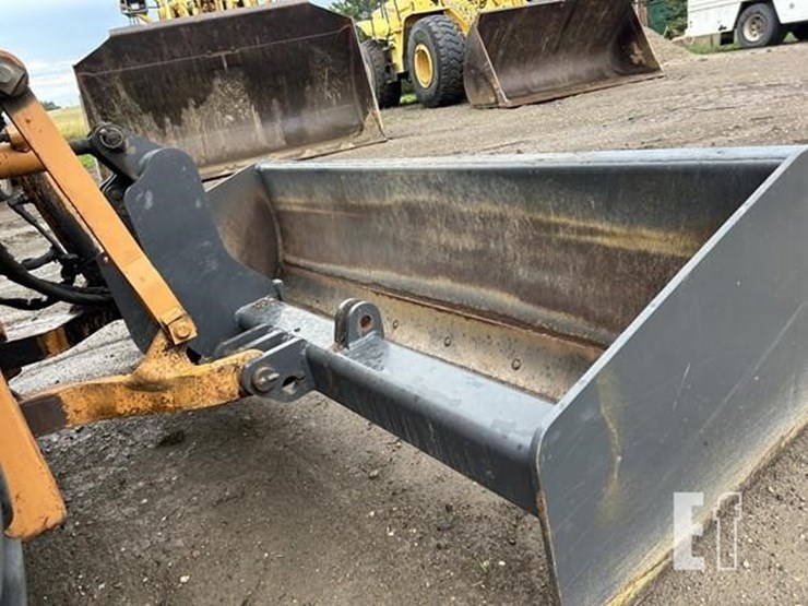 2000-case-570m-xt-image-14