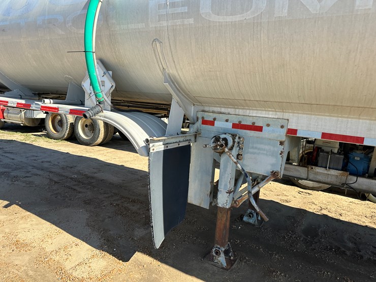 1986-fruehauf-tanker-image-27