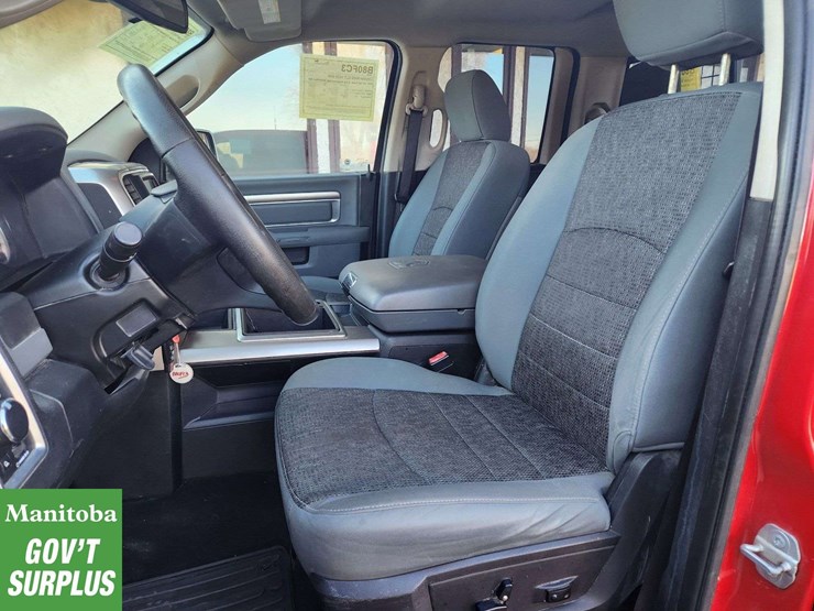 2015-dodge-1500-image-29