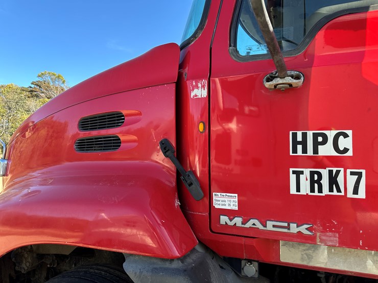 #33708-•-2014-mack-cxu-t/a-daycab-truck-tractor-1m1aw02y3em038036-image-35