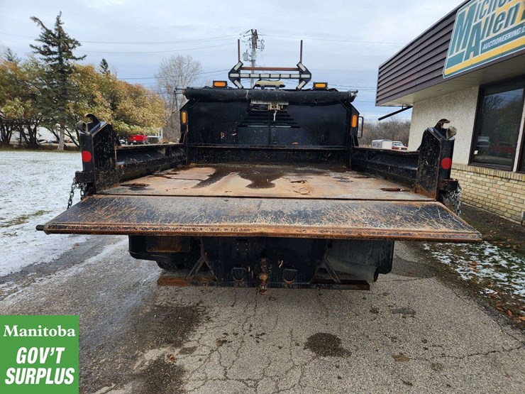 2013-chevrolet-silverado-3500hd-image-8