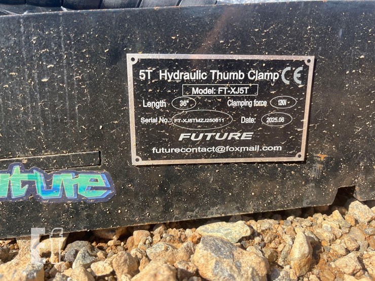 future-5t-36in-hydraulic-thumb-clamp-image-4