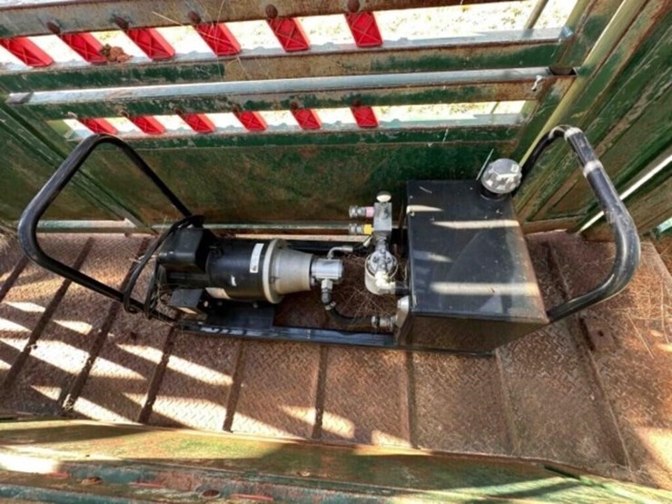 arrowquip-cp-1050-hydraulic-squeeze-chute-image-10