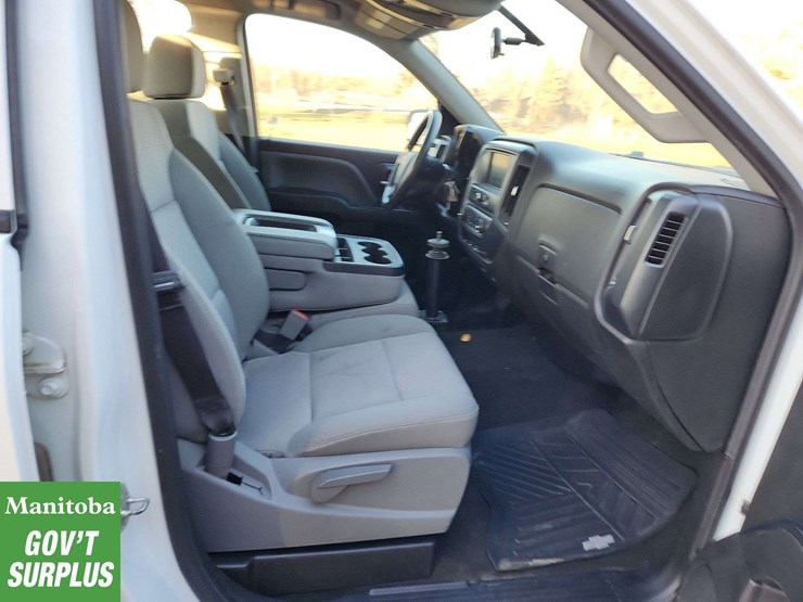 2017-chevrolet-silverado-1500-image-18