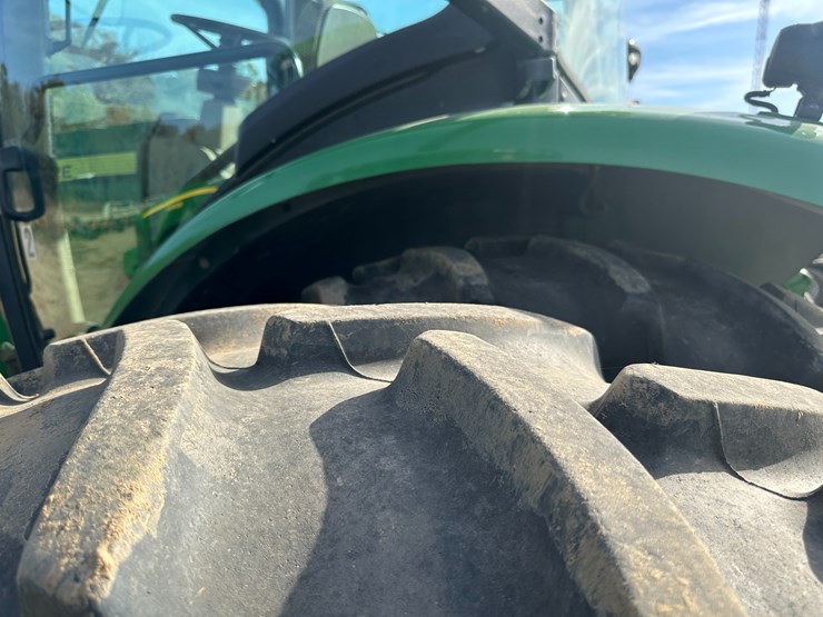 2013-john-deere-8285r-image-6