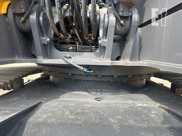 2021-volvo-ecr145el-image-16