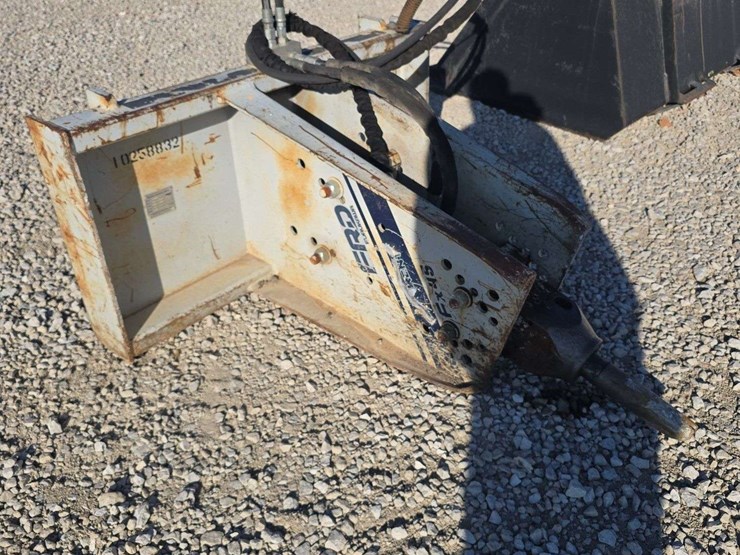 2014-kent-quick-attach-skid-steer-hyd.-breaker-image-3