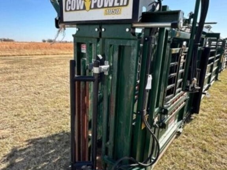 arrowquip-cp-1050-hydraulic-squeeze-chute-image-3