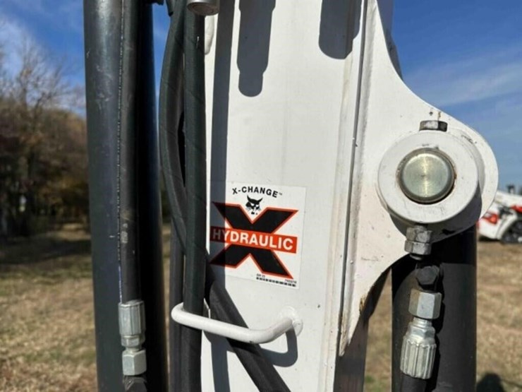 5802024-bobcat-e38-mini-excavator-image-14