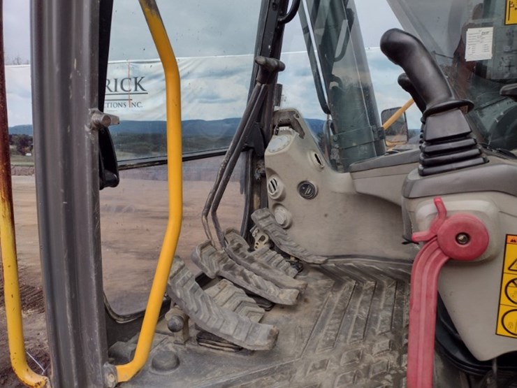 7-volvo-ec160c-image-13