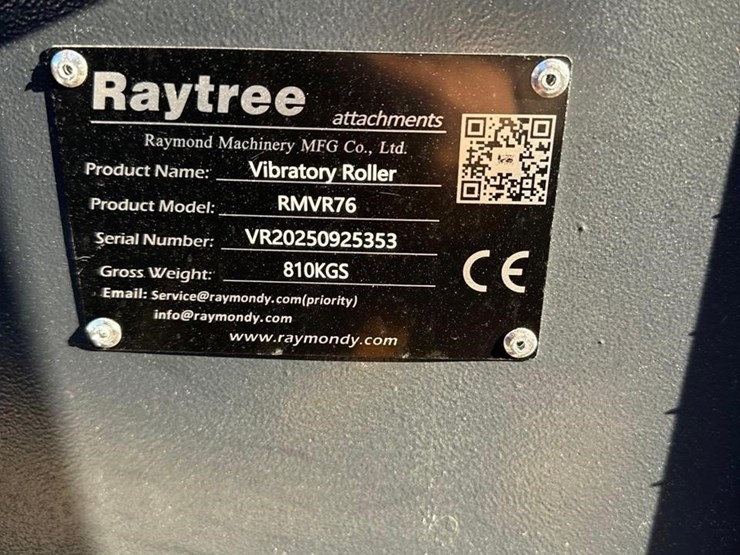 raytree-76in-skid-steer-vibratory-roller-attachmen-image-4
