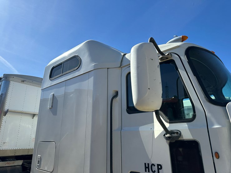 #33710-•-2011-mack-cxu-t/a-sleeper-truck-tractor-1m1aw09y3bm013638-image-45