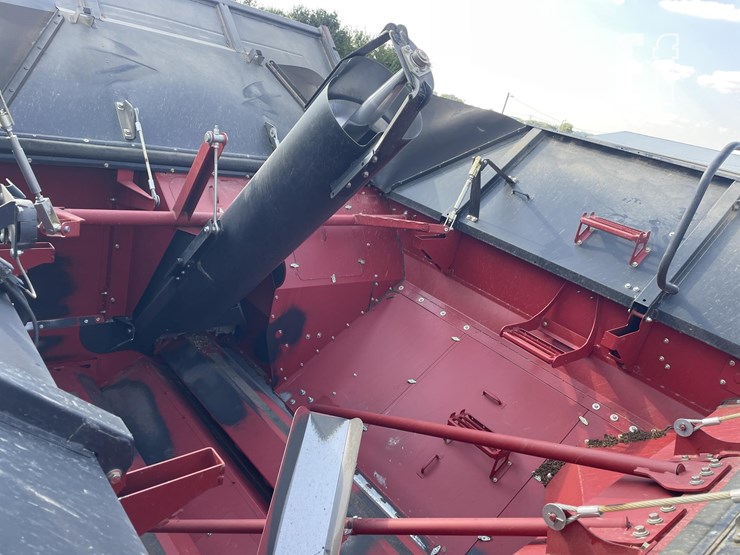 2024-case-ih-8250-image-42