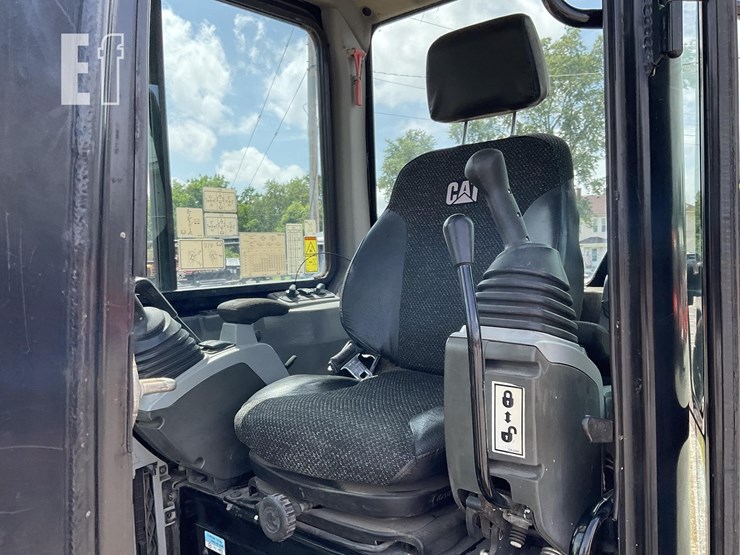 2019-caterpillar-305e2-cr-image-18