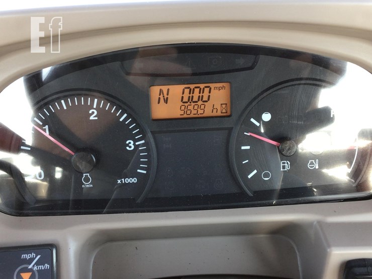 2015-kubota-m7060-image-14