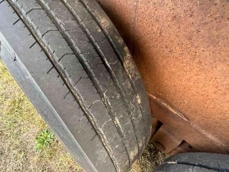 1984-24’-shelby-gooseneck-livestock-trailer-image-13