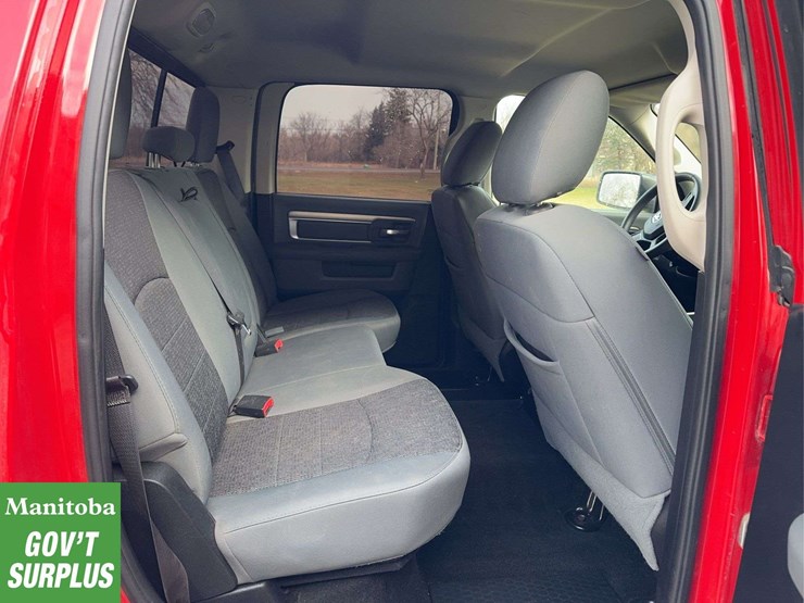 2016-dodge-1500-image-17