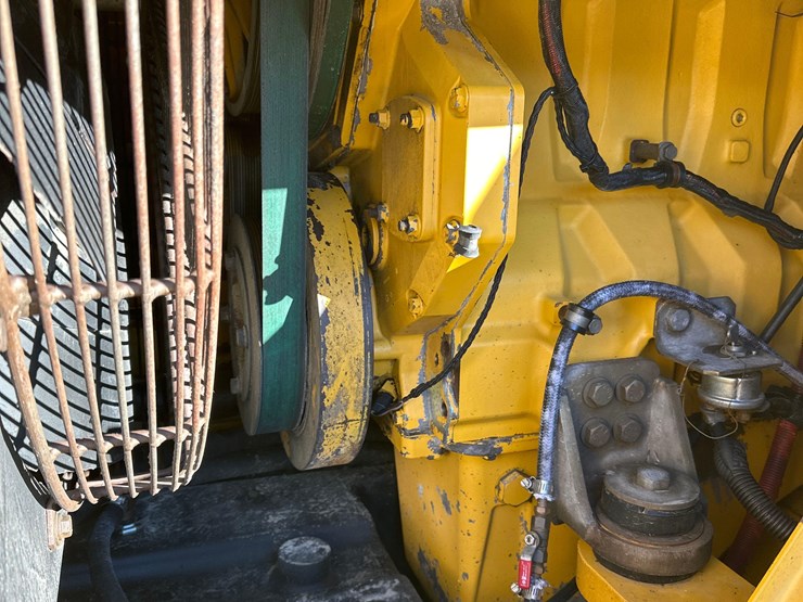 1999-deere-744h-image-15
