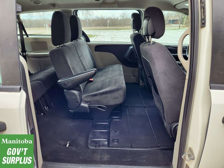 2013-dodge-grand-caravan-se-image-31