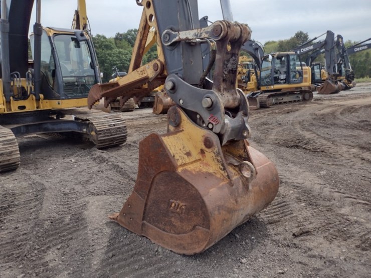 deere-225d-lc-image-18