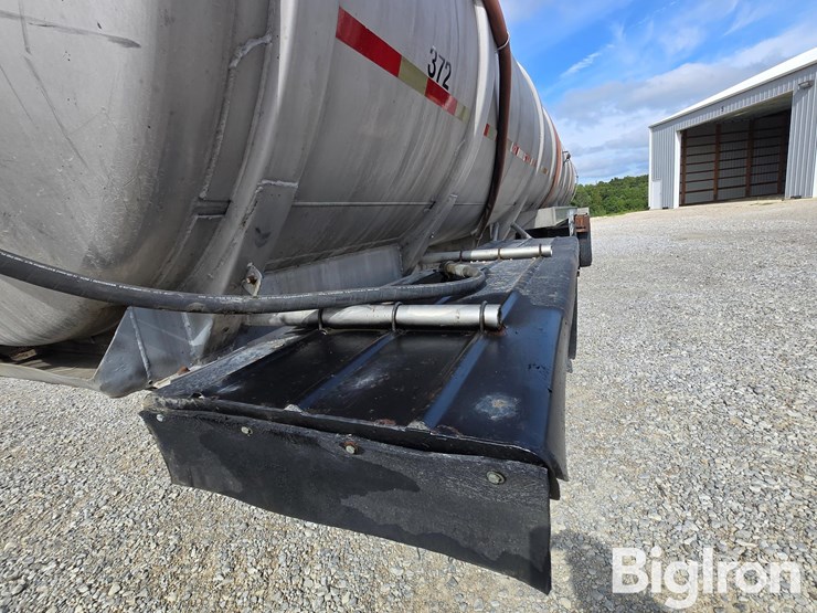 1969-j&l-3500-gal-t/a-ss-tanker-trailer-image-13
