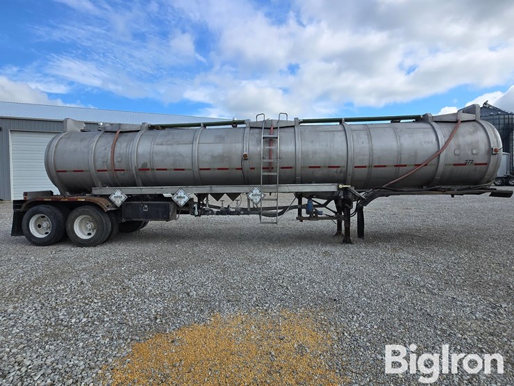 1969-j&l-3500-gal-t/a-ss-tanker-trailer-image-4