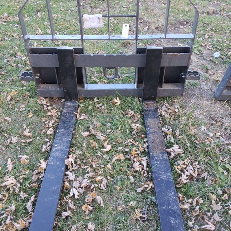 Like New Heavy Duty Quick Attach Pallet Forks, Came from Birkeys, Fleet Pro Brand
