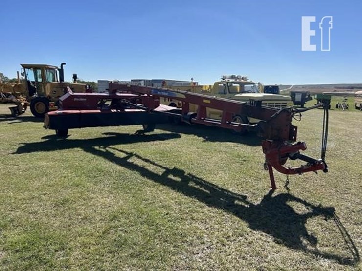 2014-new-holland-h7460-image-8