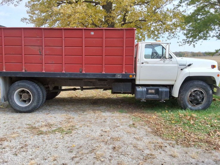 1989-ford-700-image-6