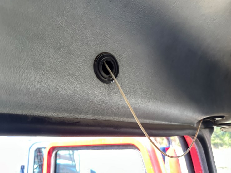 #33708-•-2014-mack-cxu-t/a-daycab-truck-tractor-1m1aw02y3em038036-image-78