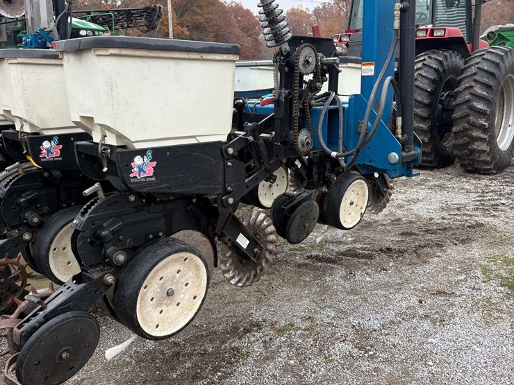 2005-kinze-3500-image-9