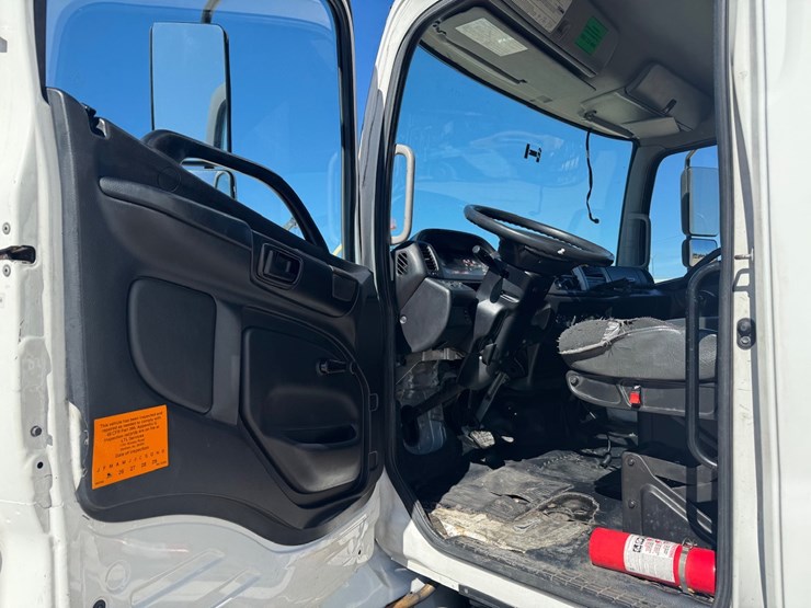 #265-•-2016-hino-338v-van-body-truck-image-12