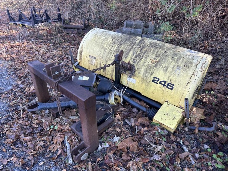 #2209-•-john-deere-3-point-sweeper-image-4