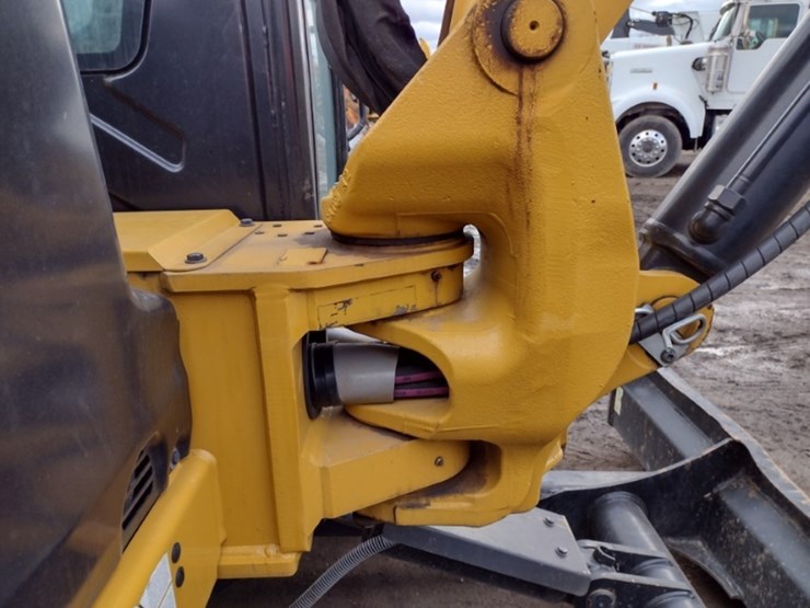 23-caterpillar-306-cr-image-24